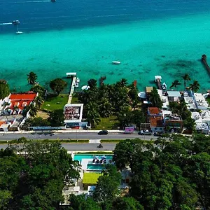 Hotel & Eco Cabanas Azul Maria Bacalar Hotel